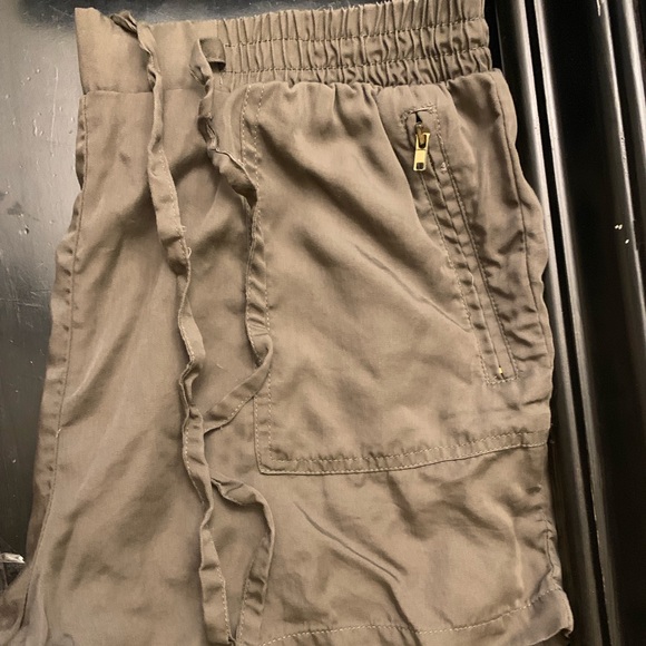 Green silky shorts - Picture 1 of 1